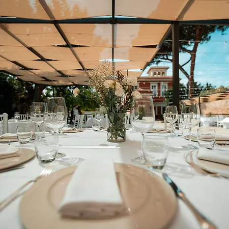 Mercure Romanazzi Carducci בארי