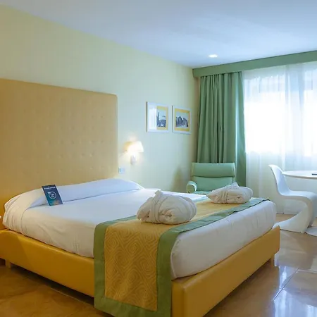 Mercure Romanazzi Carducci Бари