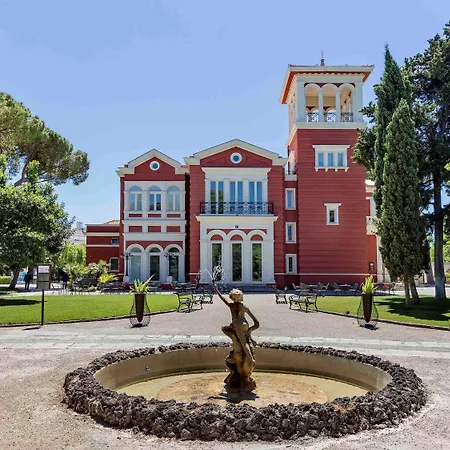 Отель Mercure Romanazzi Carducci Бари