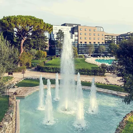 Mercure Romanazzi Carducci Отель Бари