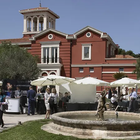 Ξενοδοχείο Mercure Romanazzi Carducci 4*