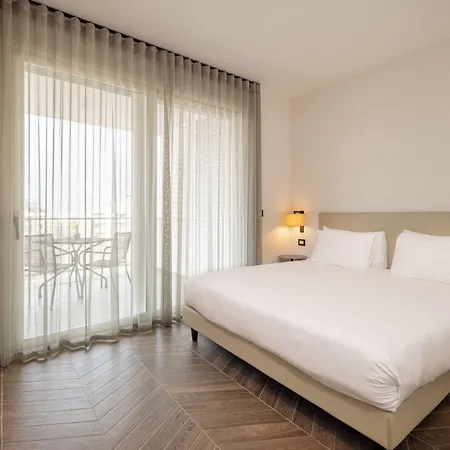 Mercure Romanazzi Carducci 4* Bari