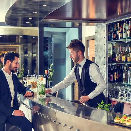 Mercure Romanazzi Carducci Ξενοδοχείο 4*